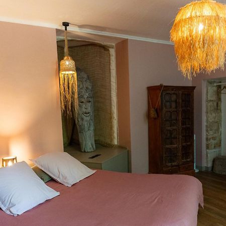 L'Abbaye Saint Michel Bed & Breakfast Tonnerre Bagian luar foto