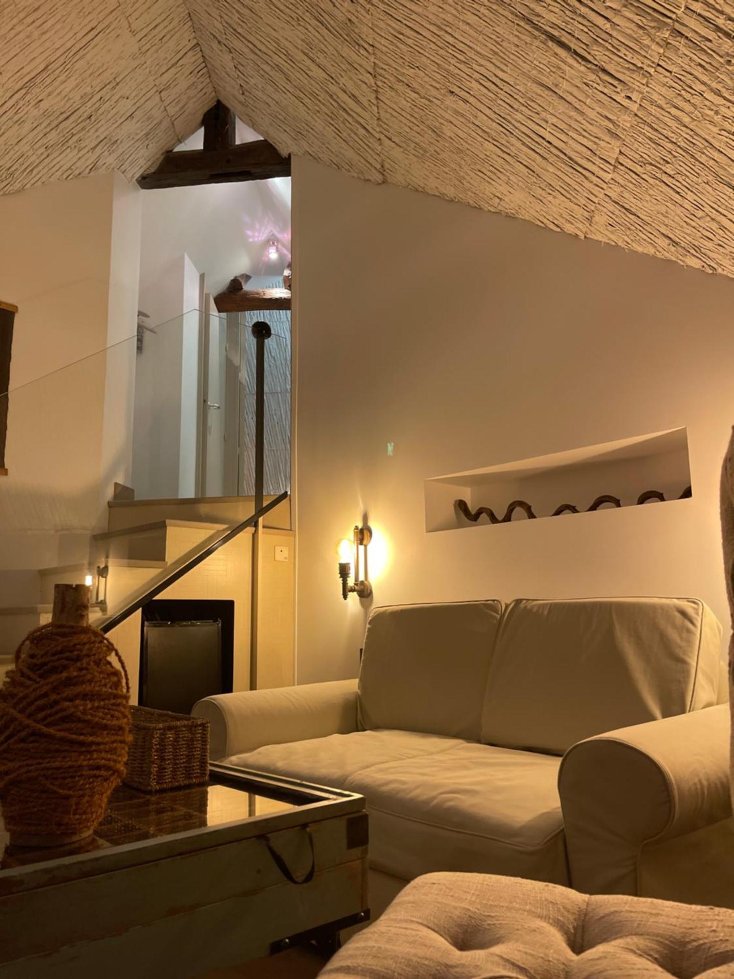 L'Abbaye Saint Michel Bed & Breakfast Tonnerre Bagian luar foto