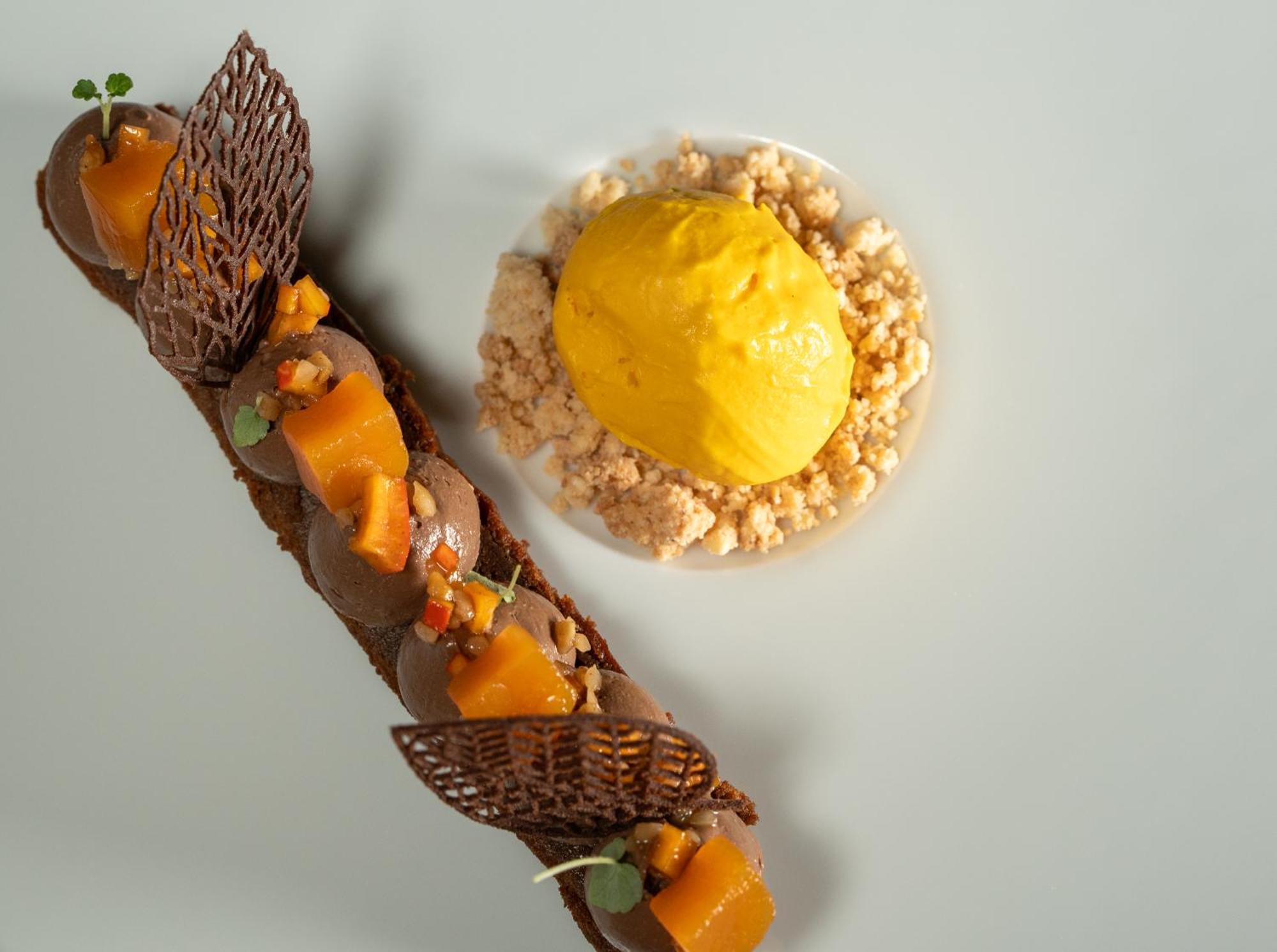 L'Abbaye Saint Michel Bed & Breakfast Tonnerre Bagian luar foto