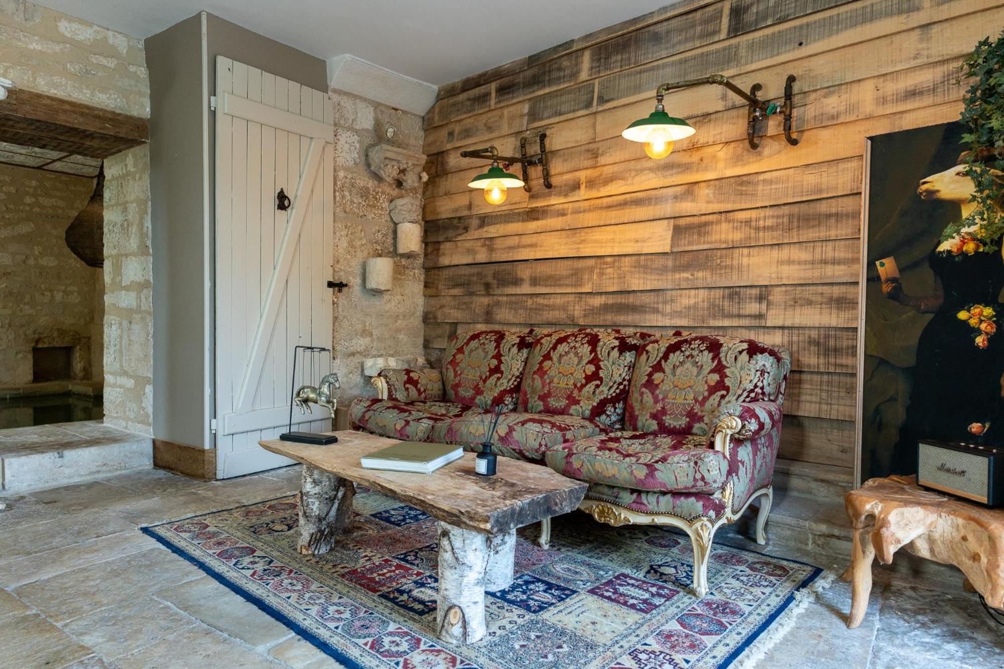 L'Abbaye Saint Michel Bed & Breakfast Tonnerre Bagian luar foto