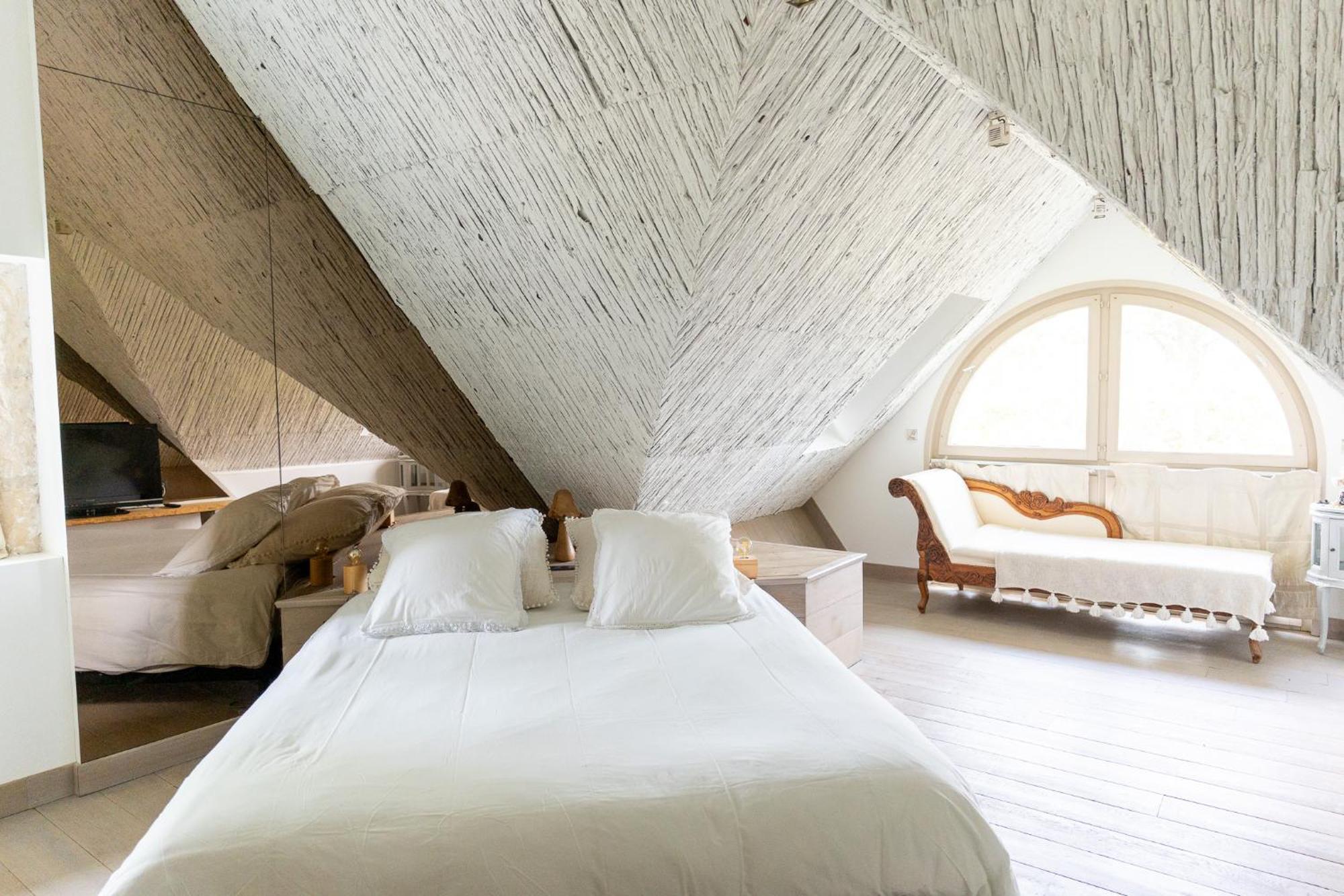 L'Abbaye Saint Michel Bed & Breakfast Tonnerre Bagian luar foto