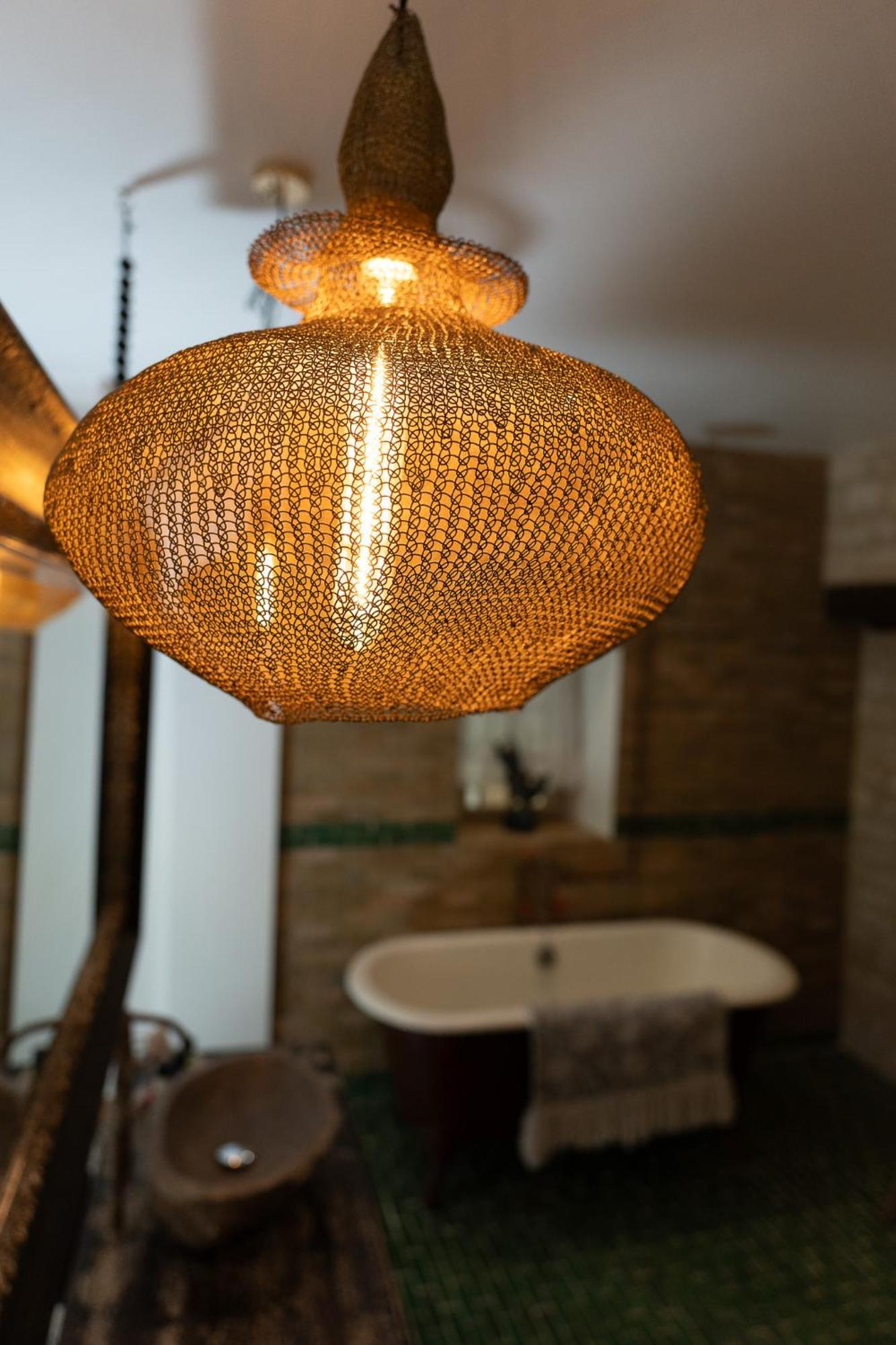 L'Abbaye Saint Michel Bed & Breakfast Tonnerre Bagian luar foto