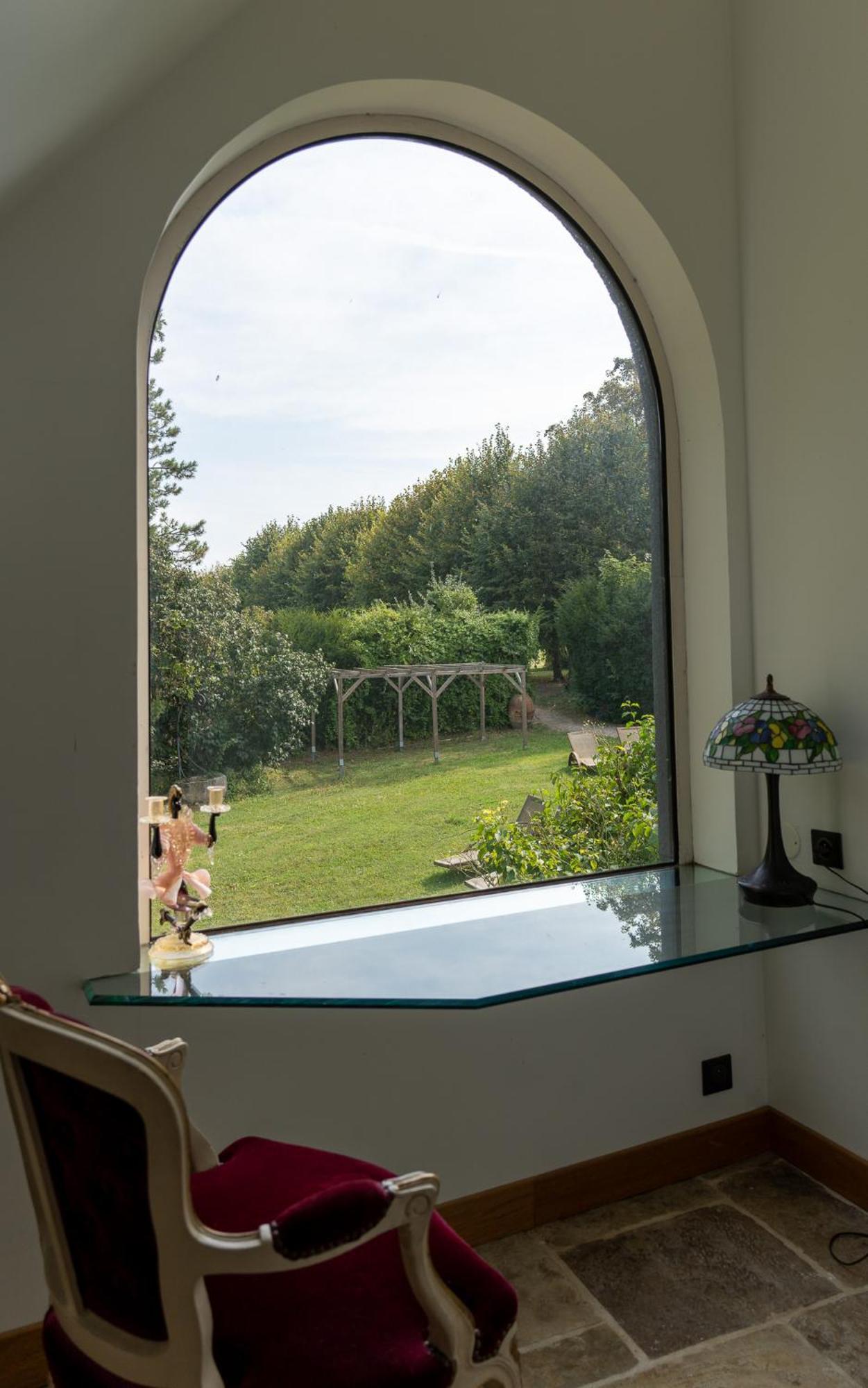 L'Abbaye Saint Michel Bed & Breakfast Tonnerre Bagian luar foto