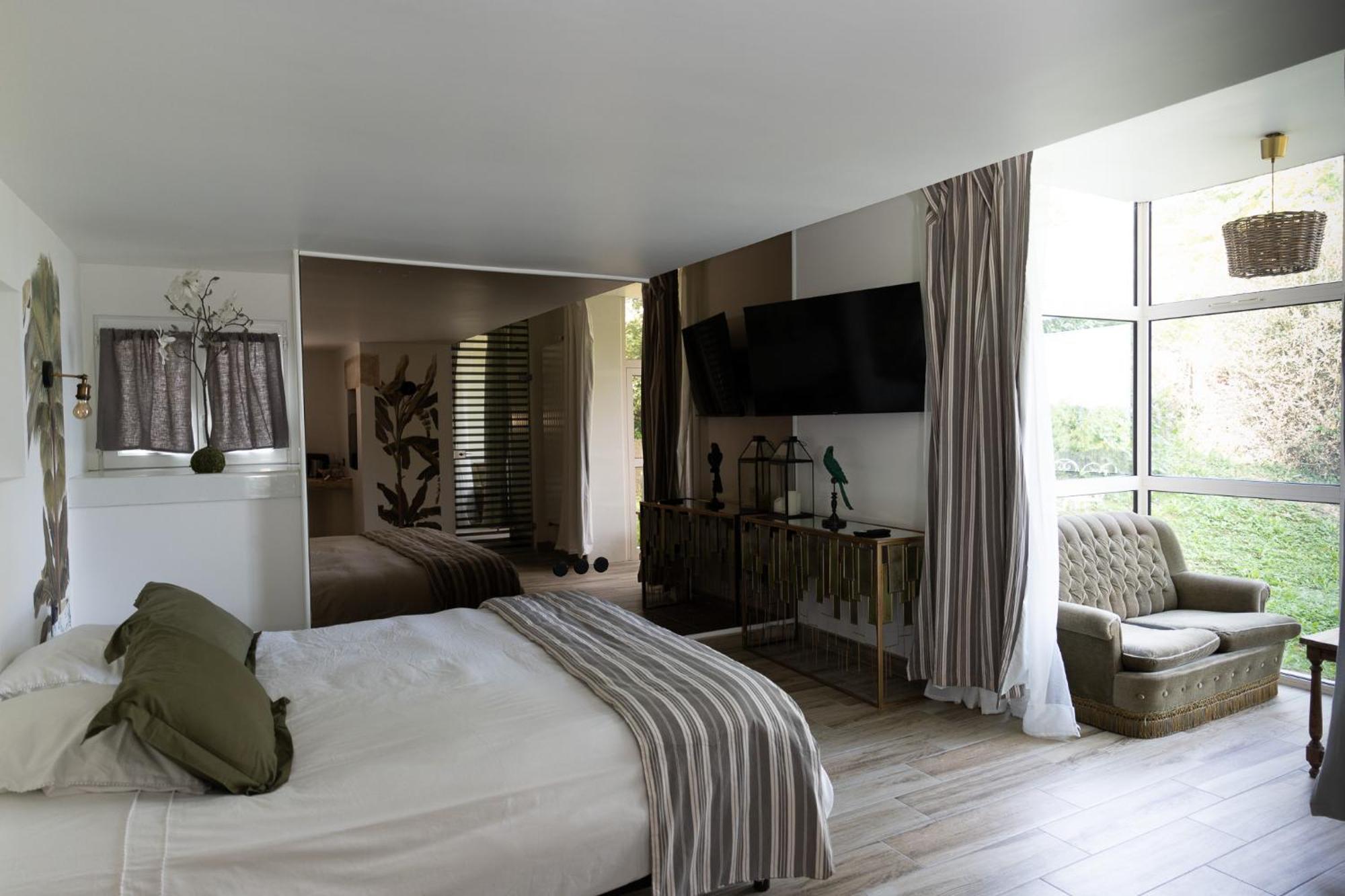 L'Abbaye Saint Michel Bed & Breakfast Tonnerre Bagian luar foto